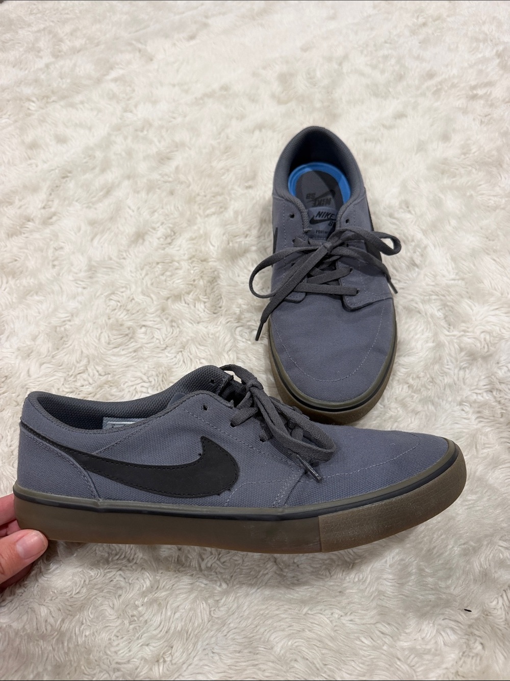 Nike Men’s Gray Canvas Low-Top Sneakers with Black Swoosh Size 8